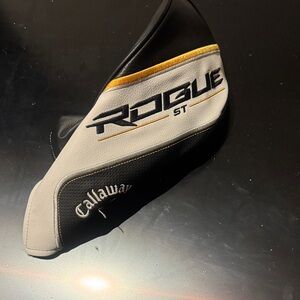 Callaway Rogue ST Driver Headcover in White, Black & Gold Accent